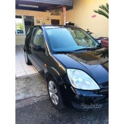 FORD Fiesta 3ª serie - 2004