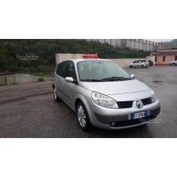 RENAULT Grand Scénic 03/2005 1.9 Dci 120Cv 7p S.S