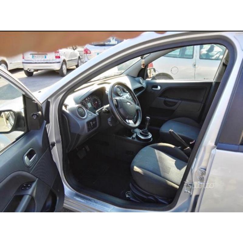 Ford Fiesta 1.4 Tdci cambio Automatico 2008