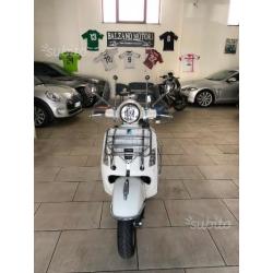 Piaggio Vespa 300 GTS 8000KM UNIPRO - 2011