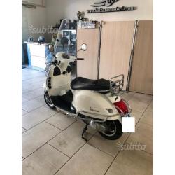 Piaggio Vespa 300 GTS 8000KM UNIPRO - 2011