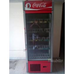 Frigo professionale della coca cola