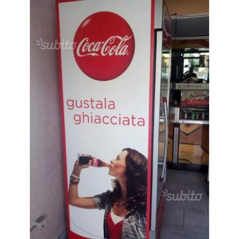 Frigo professionale della coca cola