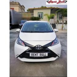 Toyota aygo x-play pari al nuovo