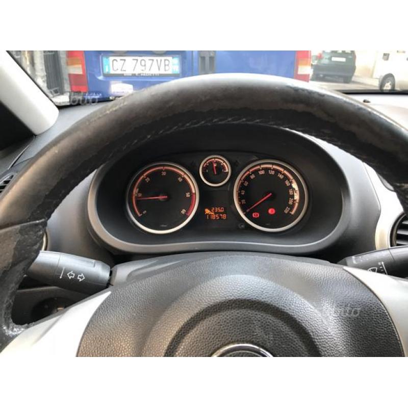 Opel corsa 1.3 90 cv allestimento sport 6 marce