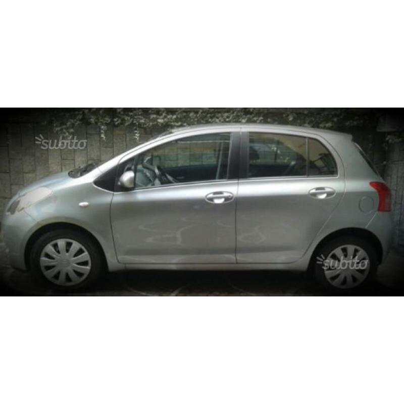 TOYOTA Yaris 3ª serie - 2009