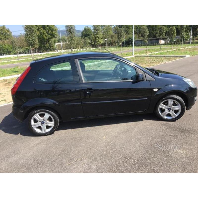 Ford Fiesta 1.2 GPL Titanium Full Optionals