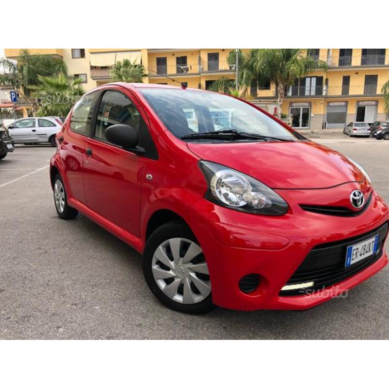 Toyota Aygo connect 2013 47000km RESTYLING TOM TOM