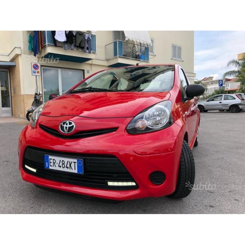 Toyota Aygo connect 2013 47000km RESTYLING TOM TOM