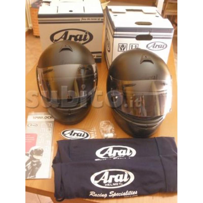 2 Caschi moto. Arai neri opachi. L e .S